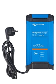 Blue Smart IP22 Charger 12/15 230V CEE 3 uitgang