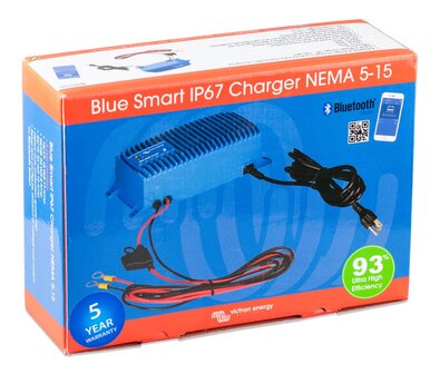 Blue Smart IP67 Charger 12/17 230V CEE